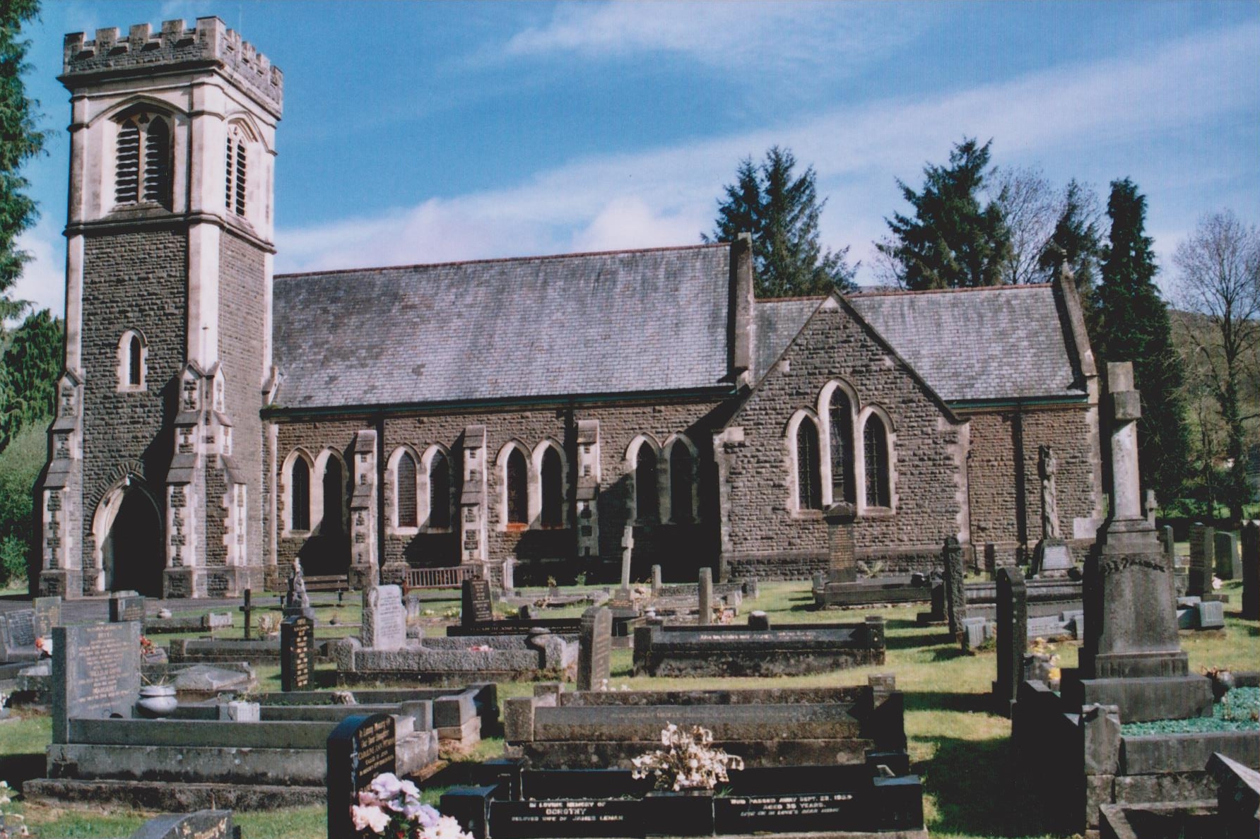 Saint David's, Abercrave, photographed by Val Trevallion 2006